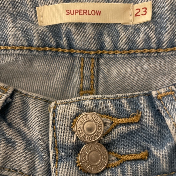 Levi’s SuperLow 23’ - Picture 2 of 4